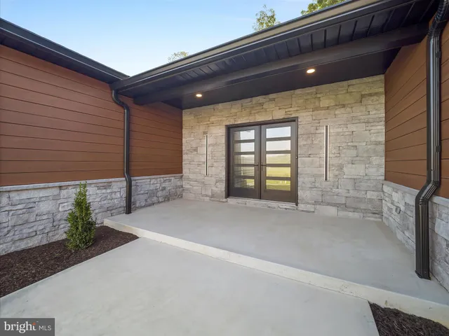 $895,000 | 1868 Carrera Drive, Chambersburg, PA 17202