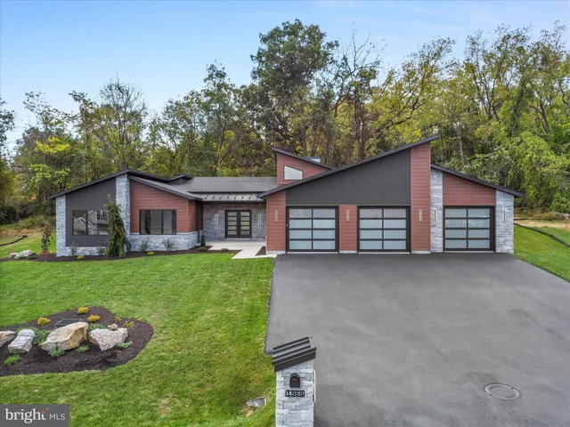 $895,000 | 1868 Carrera Drive, Chambersburg, PA 17202