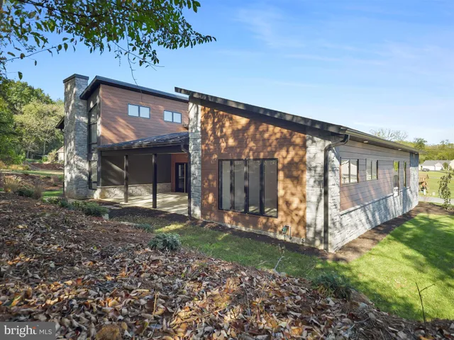 $895,000 | 1868 Carrera Drive, Chambersburg, PA 17202