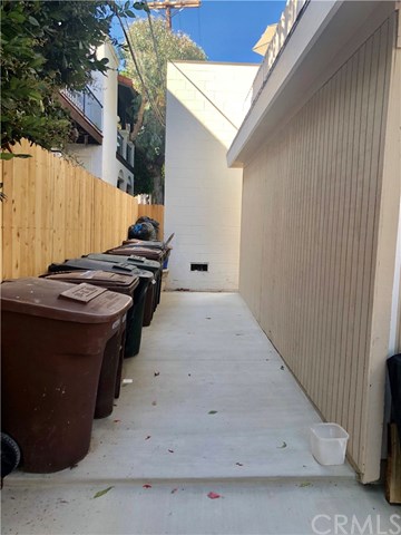 112 West Escalones San Clemente, CA 92672 - Photo 16 of 19 Back of building