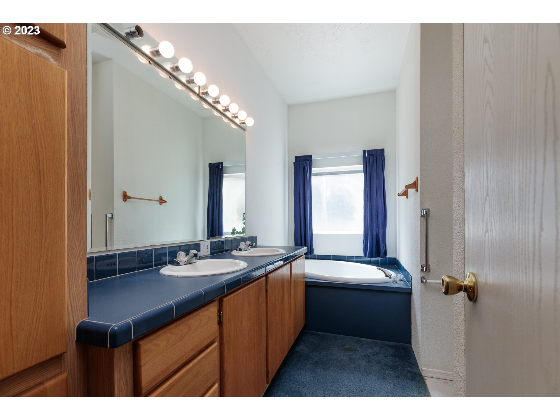 32064 Brinn Road St. Helens, OR 97051 - Photo 13 of 28 Bathroom, Attached