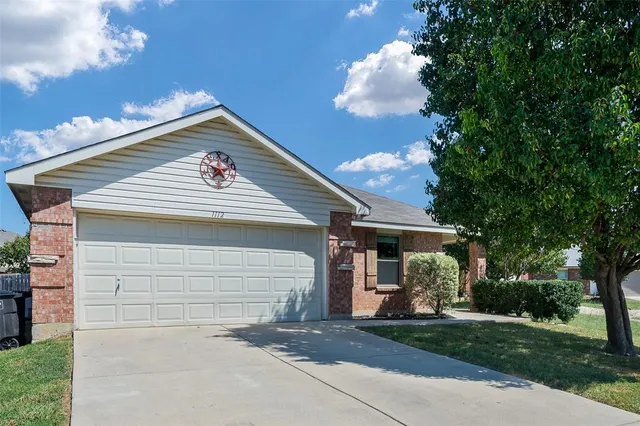 $282,900 | 1112 Day Dream Drive, Fort Worth, TX 76052