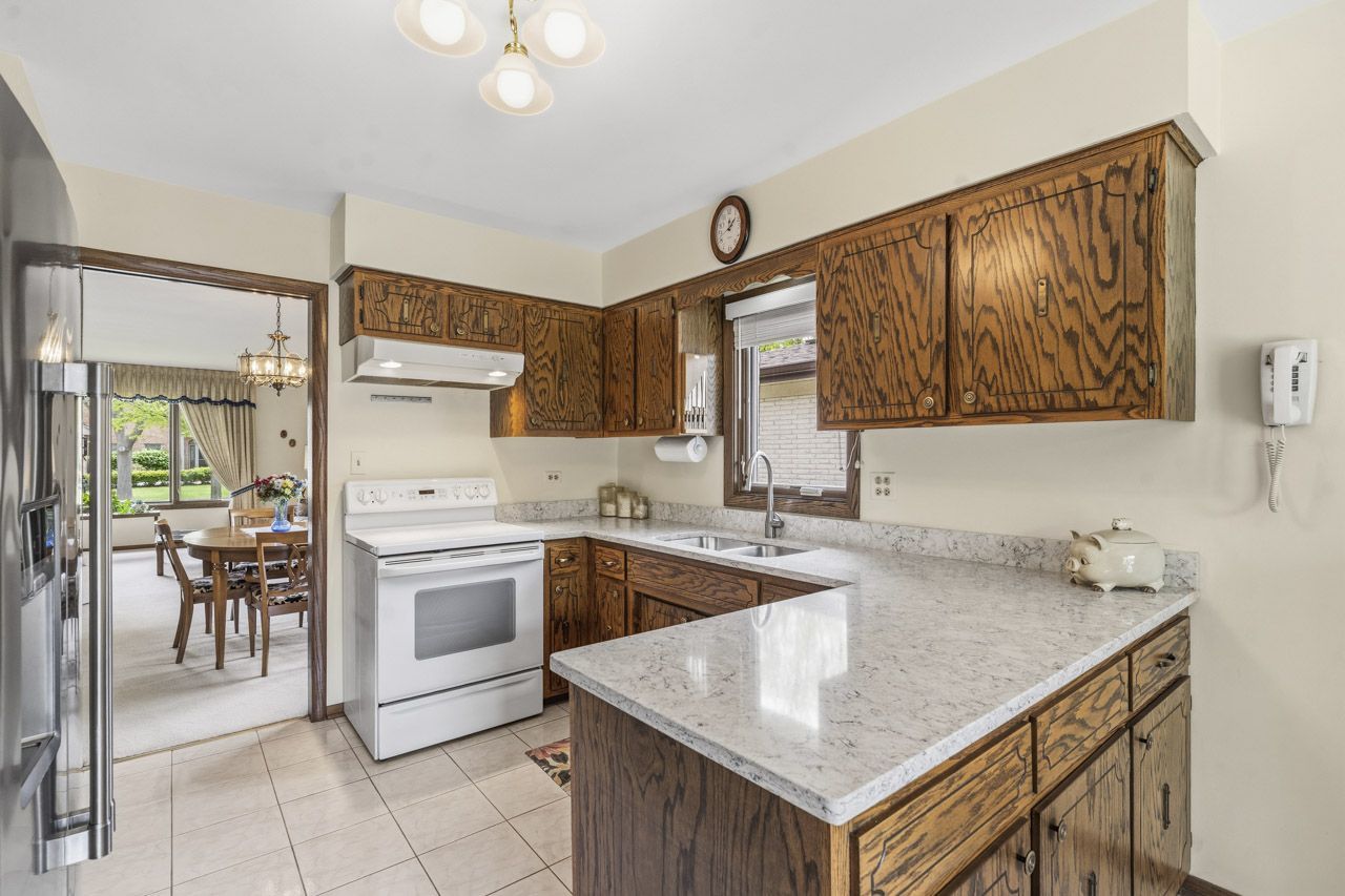 404 South Helena Avenue Mount Prospect, IL 60056 - Photo 16 of 44