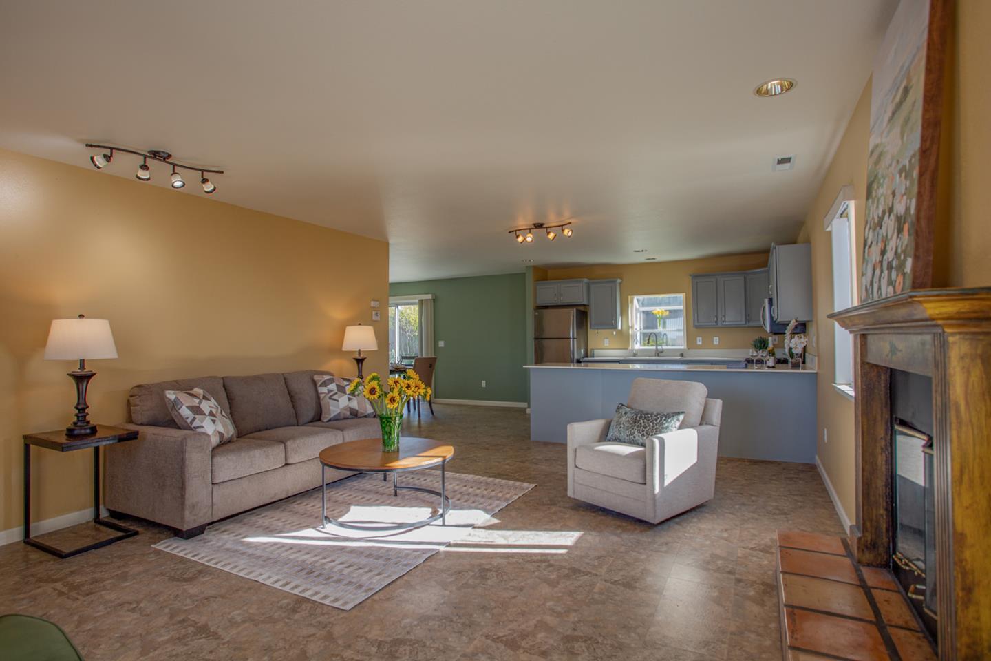 1336 Luxton Street Seaside, CA 93955 - Photo 5 of 38