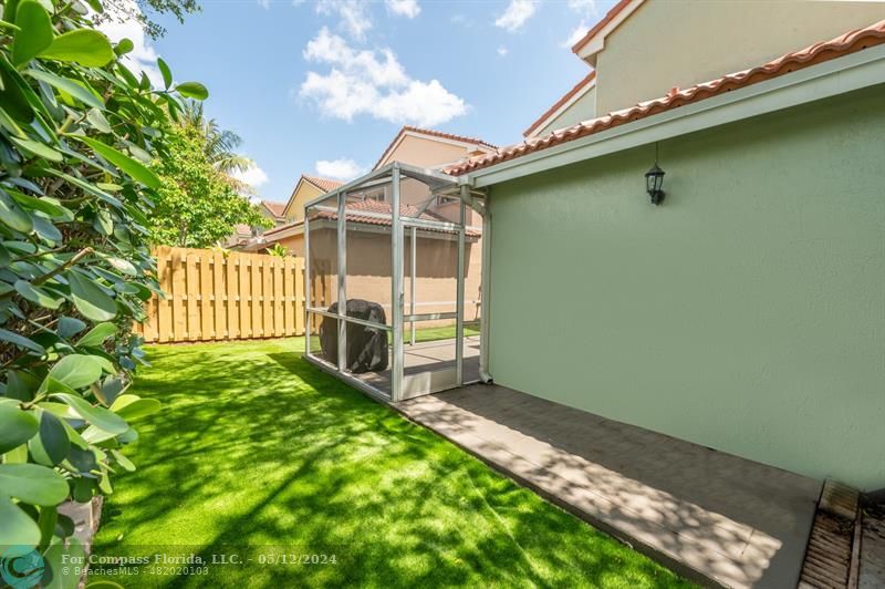 11285 Sunview Way Hollywood, FL 33026 - Photo 25 of 33 a front view of a house with garden