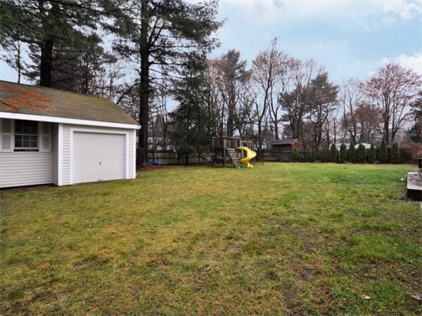 98 Pond Plain Road Westwood, MA 02090 - Photo 5 of 28 Gallery Image 5