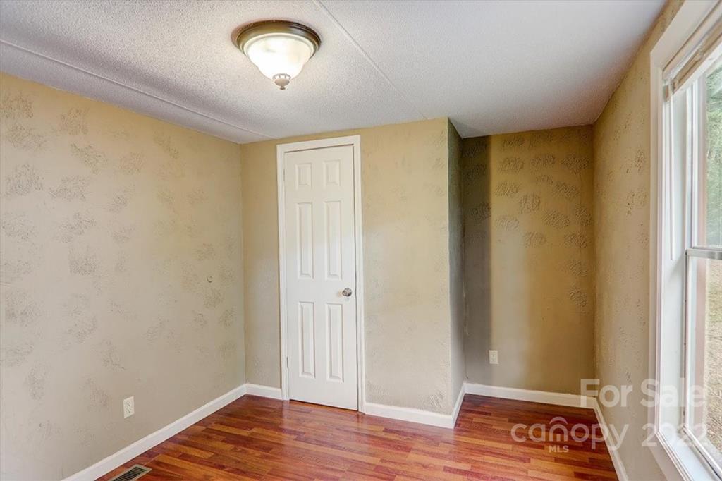 15 Pine Ridge Road Asheville, NC 28805 - Photo 14 of 31 Gallery Image 14
