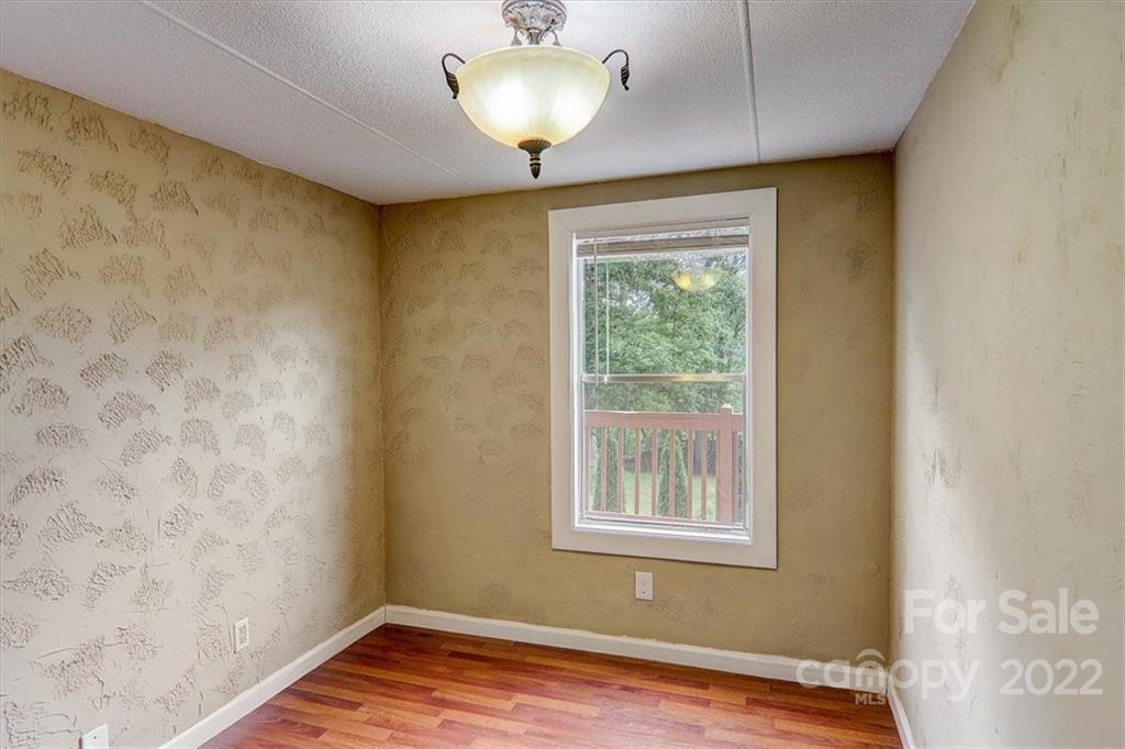 15 Pine Ridge Road Asheville, NC 28805 - Photo 18 of 31 Gallery Image 18