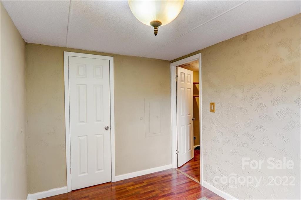15 Pine Ridge Road Asheville, NC 28805 - Photo 20 of 31 Gallery Image 20