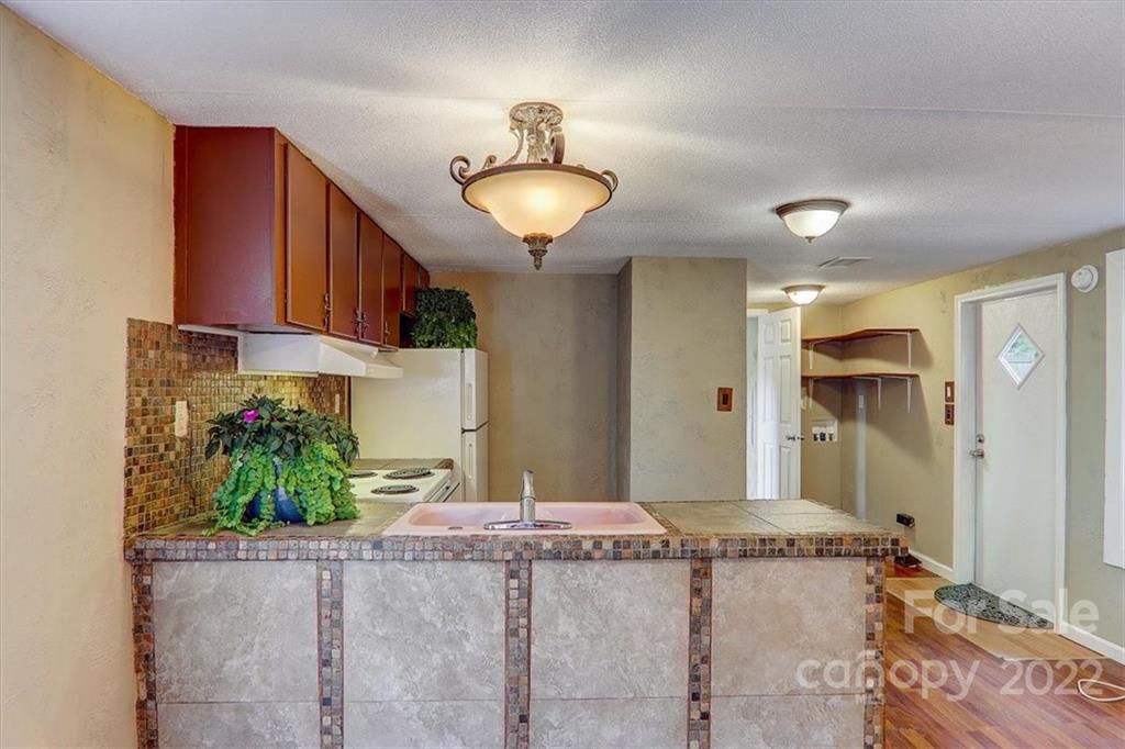 15 Pine Ridge Road Asheville, NC 28805 - Photo 10 of 31 Gallery Image 10