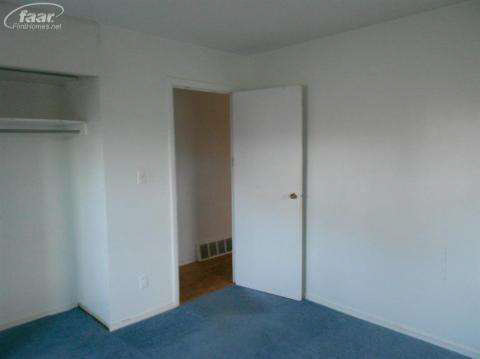 1458 Seymour Road Flint, MI 48532 - Photo 9 of 11 20144906-8.JPG