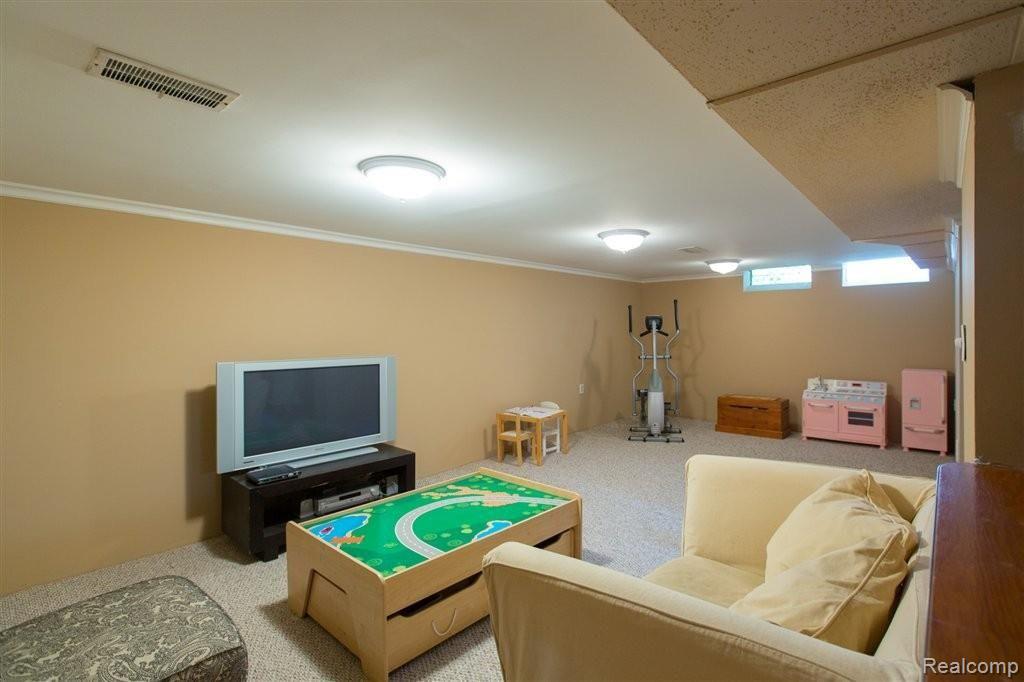933 Hawthorne Road Grosse Pointe, MI 48236 - Photo 16 of 19 Basement