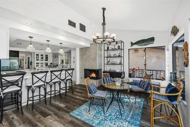a view of a livingroom and dining room