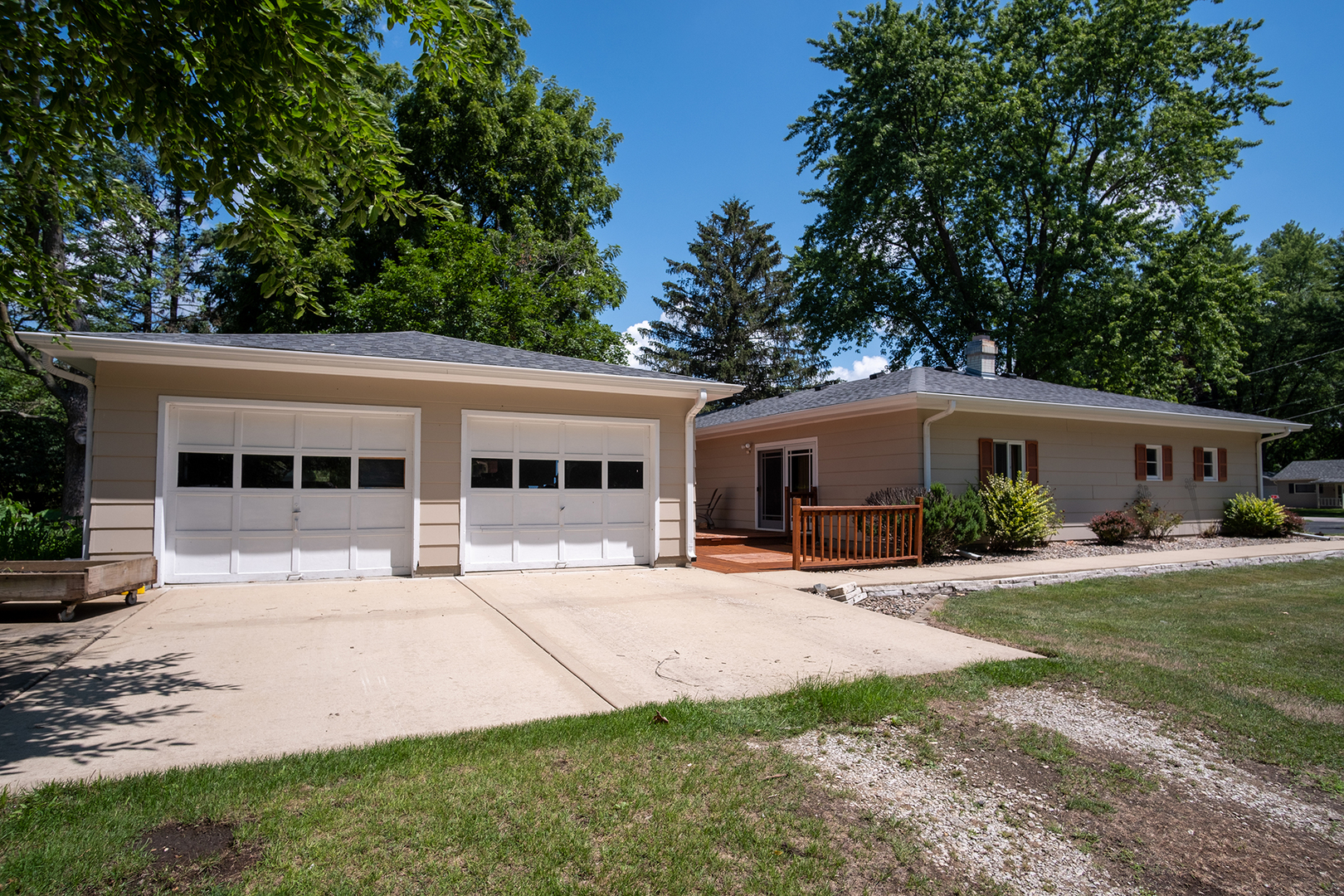 61 Clark Road Oswego, IL 60543 - Photo 5 of 26