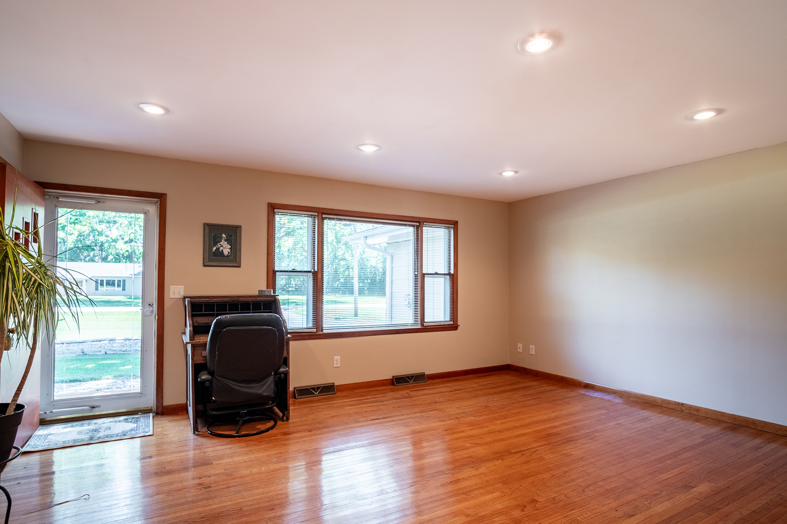 61 Clark Road Oswego, IL 60543 - Photo 8 of 26