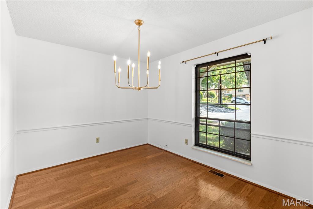 2332 Hidden Meadow Lane Ballwin, MO 63021 - Photo 7 of 28