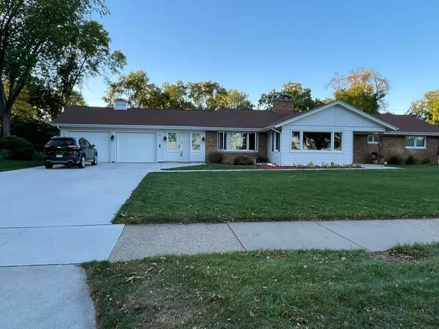 $485,000 | 1810 Menominee Drive, Oshkosh, WI 54901