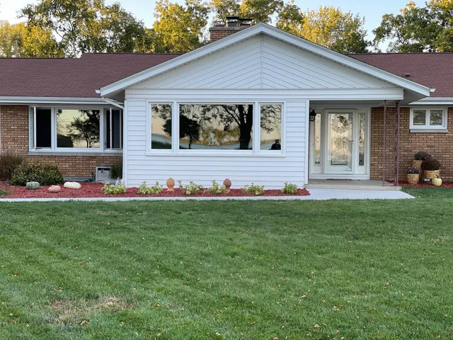 $485,000 | 1810 Menominee Drive, Oshkosh, WI 54901