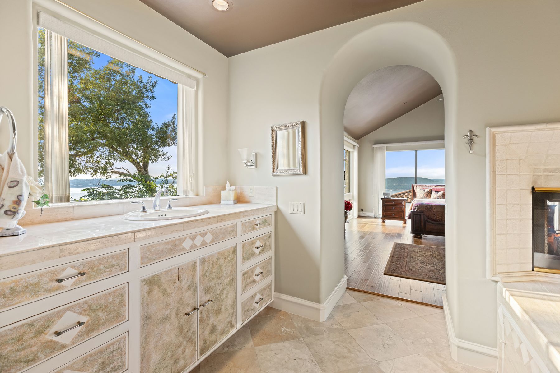 12600 Lyndon Drive Austin, TX 78732 - Photo 14 of 37