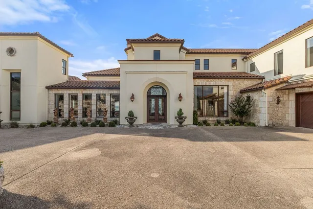 a view of a house with a outdoor space