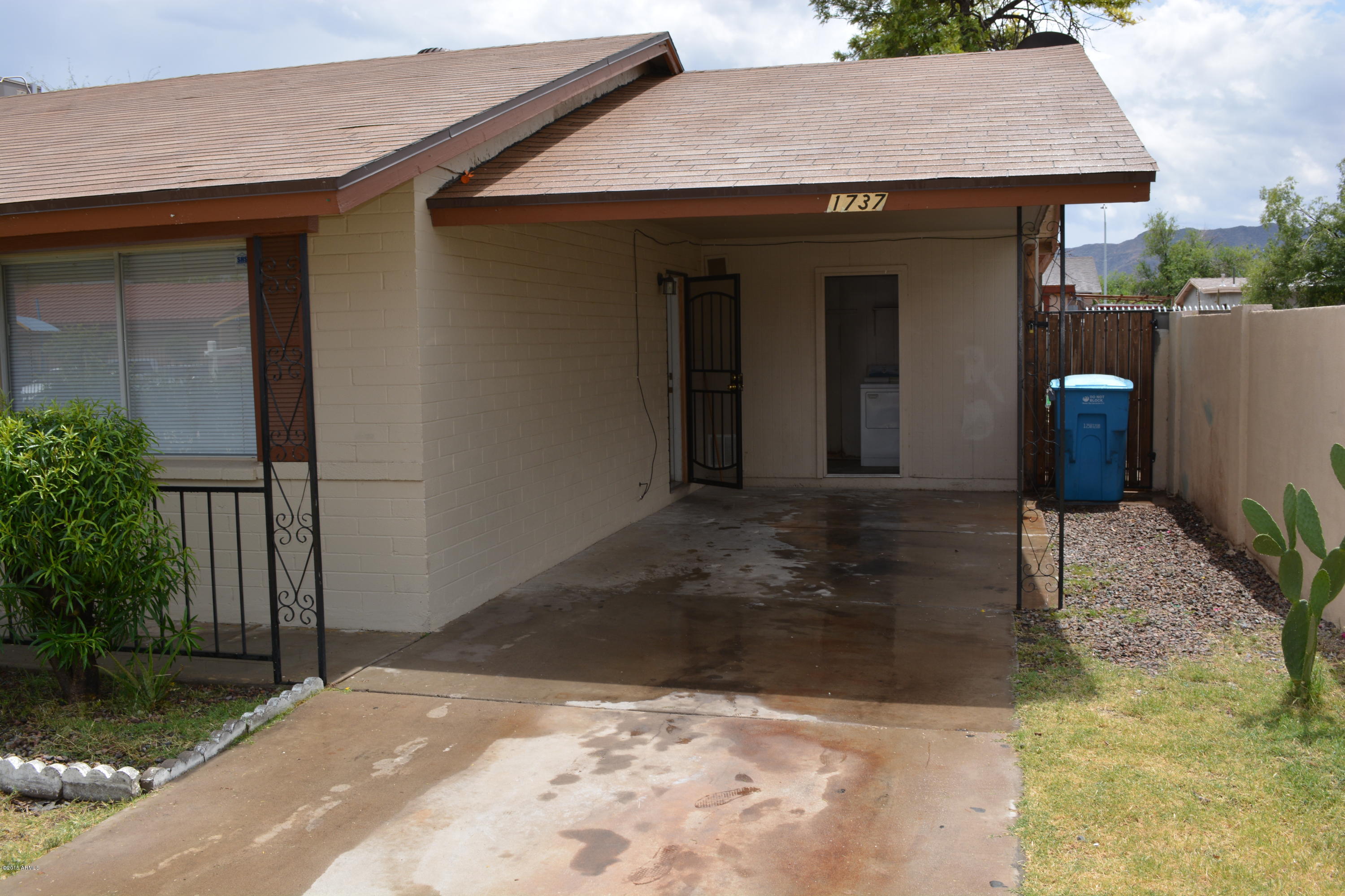1737 West Vineyard Road Phoenix, AZ 85041 - Photo 9 of 24 Carport