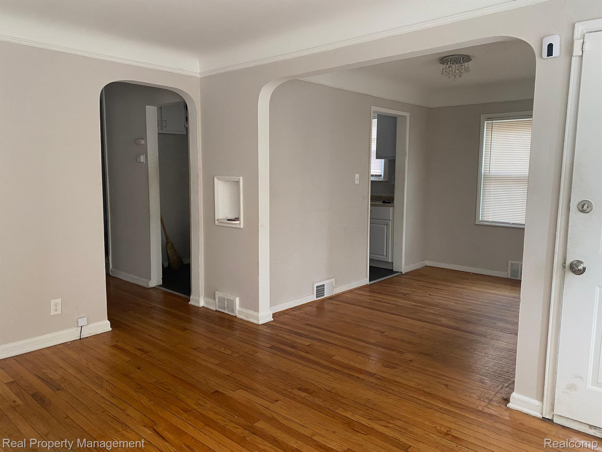19325 Annchester Road Detroit, MI 48219 - Photo 14 of 19 Gallery Image 14