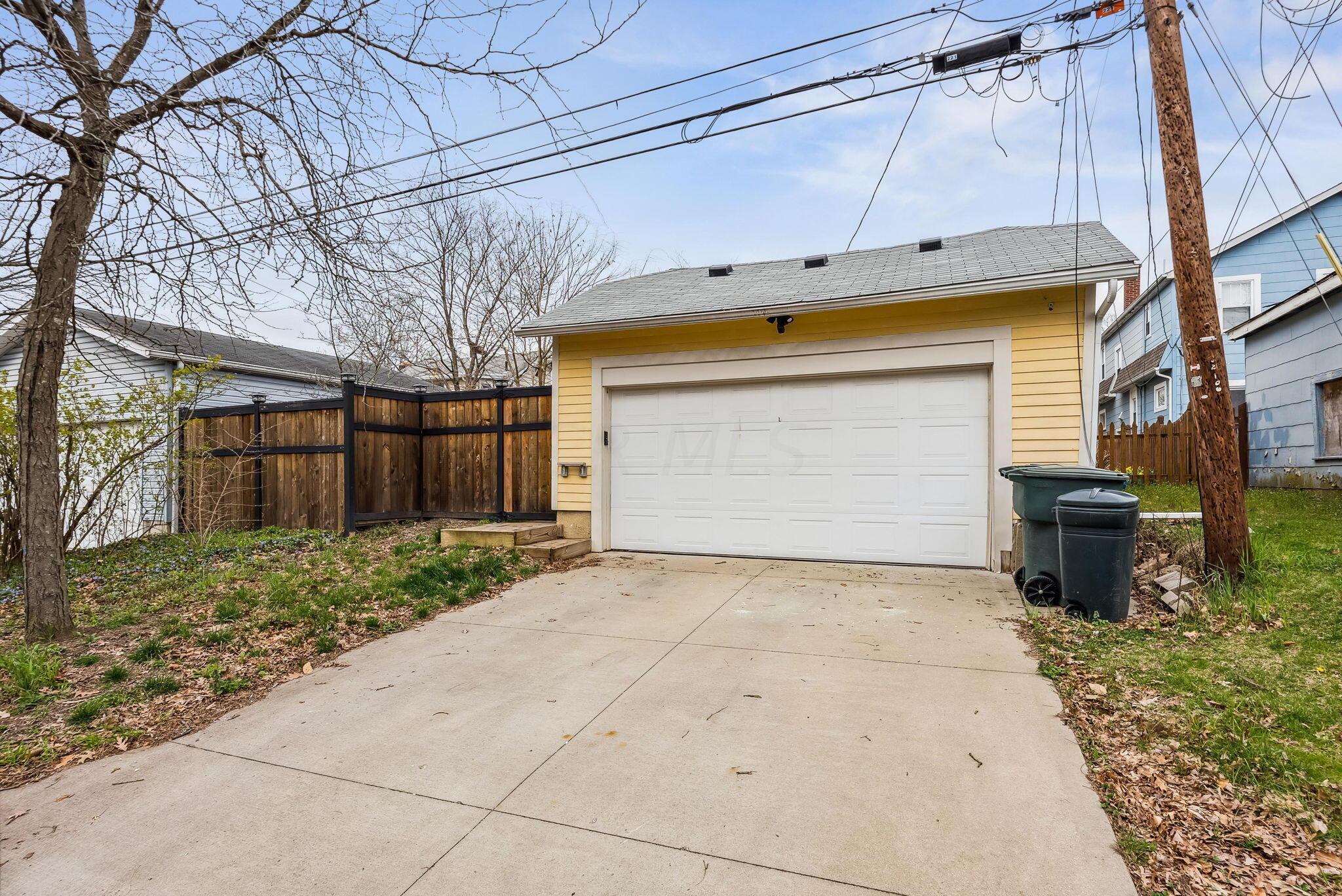 221 East Pacemont Road Columbus, OH 43202 - Photo 41 of 44 45-web-or-mls-221-e-pacemont-rd