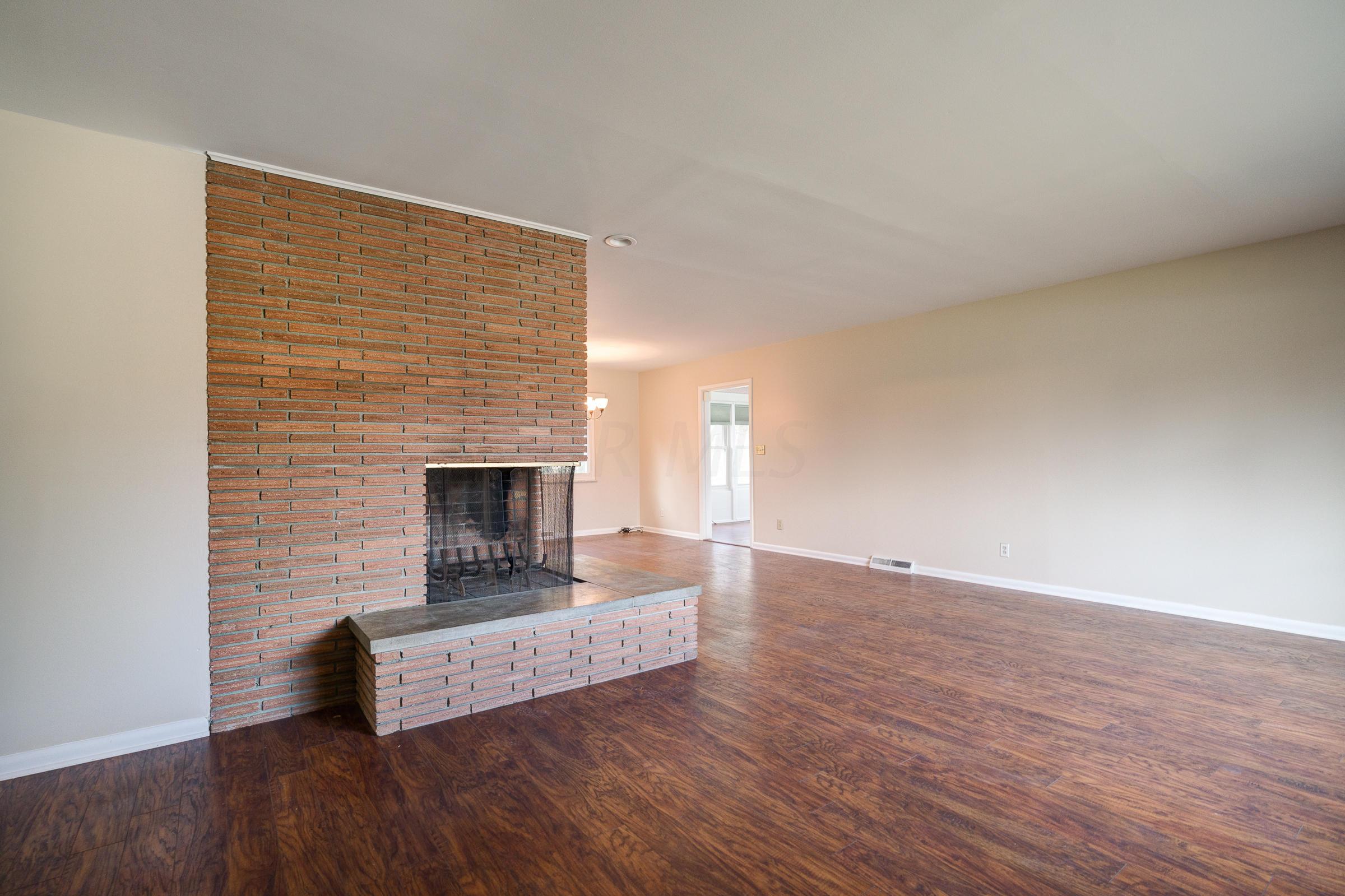 2625 Mt Holyoke Road Columbus, OH 43221 - Photo 3 of 27