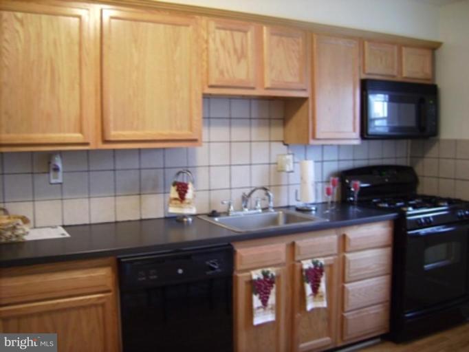 1908 Heathfield Road Baltimore, MD 21239 - Photo 11 of 22 Kitchen #2