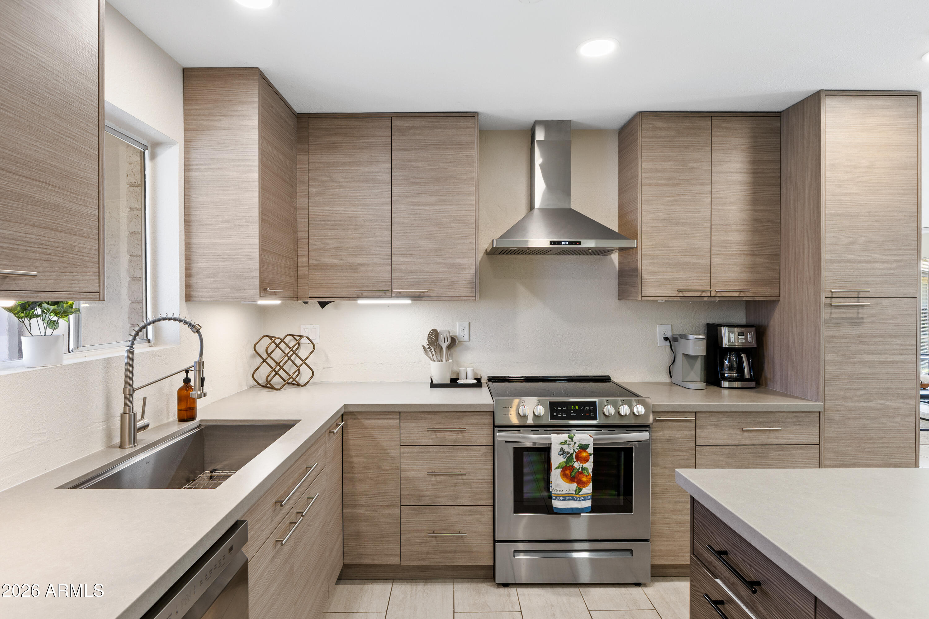 111 South Cholla Street Gilbert, AZ 85233 - Photo 12 of 34 111 S Cholla St------12