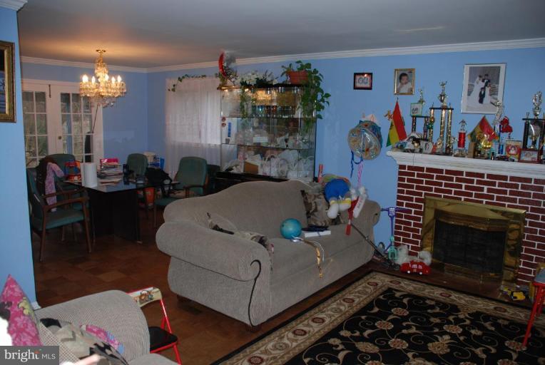 7407 Jervis Street Springfield, VA 22151 - Photo 2 of 5 Living Room/Dining Room