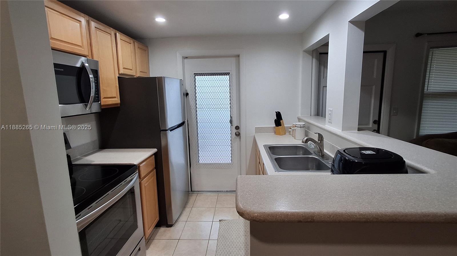 5050 Bayview Drive, Unit 20 Fort Lauderdale, FL 33308 - Photo 9 of 10