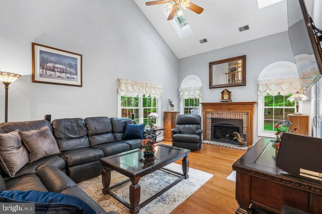 7604 Boxberry Terrace Gaithersburg, MD 20879 - Photo 5 of 45