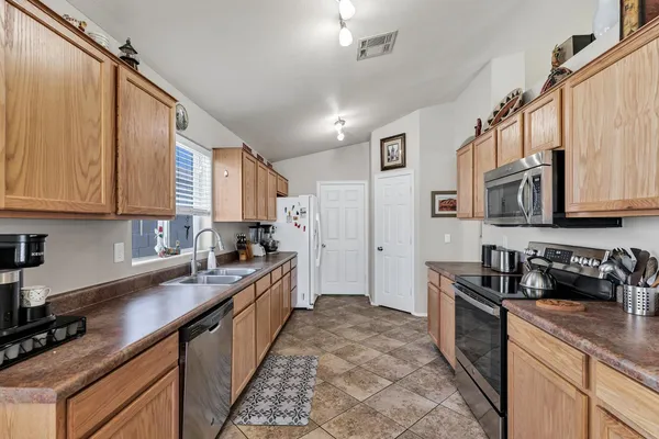 $3,300 | 144 South Kingston Street, Chandler, AZ 85225