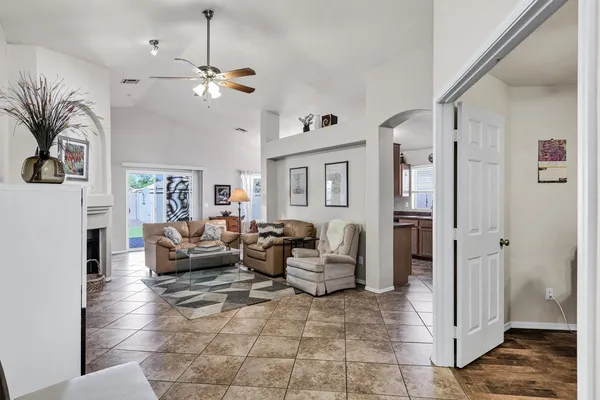 $3,300 | 144 South Kingston Street, Chandler, AZ 85225