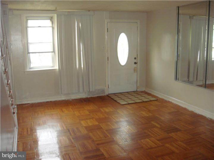 46 Concord Road Darby, PA 19023 - Photo 4 of 19 Living Room