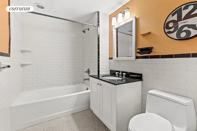 $2,750,000 | 15 West 17th Street, Unit 5 | Flatiron