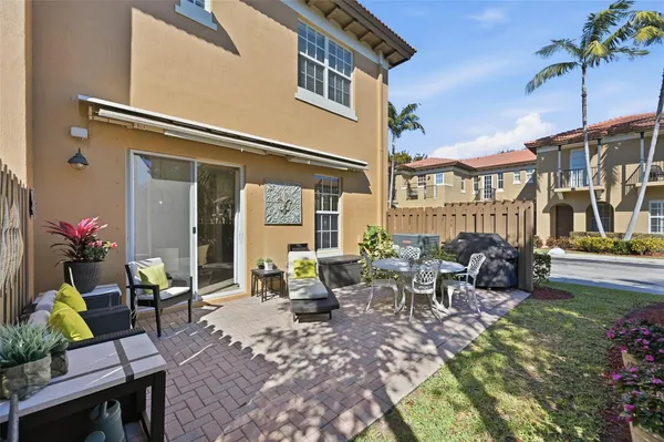 $529,999 | 6982 Julia Gardens Drive, Coconut Creek, FL 33073