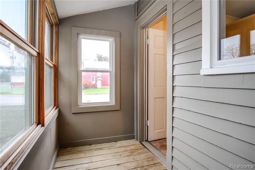 30004 Milford Road New Hudson, MI 48165 - Photo 13 of 40