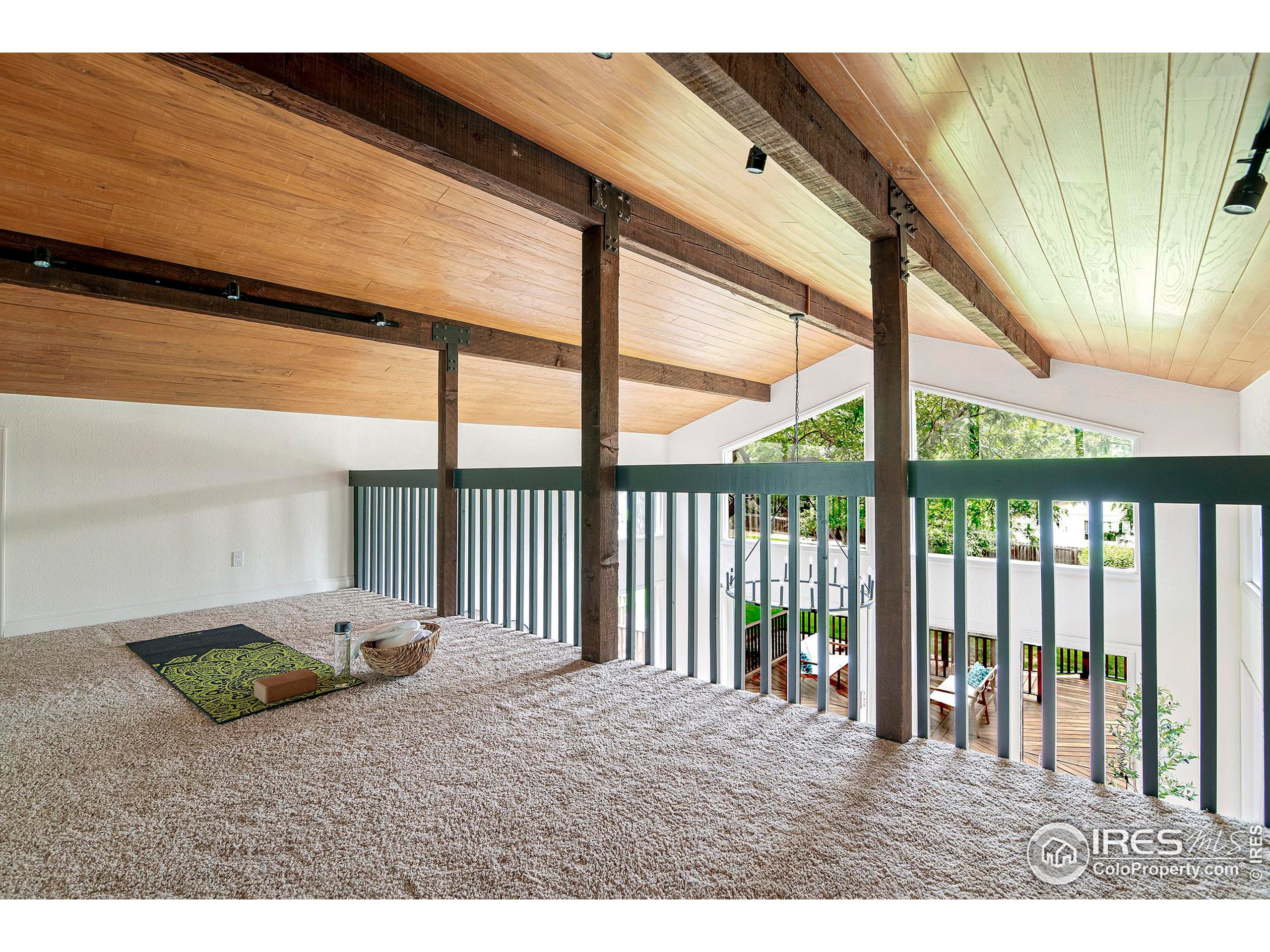7700 O Connor Road Boulder, CO 80303 - Photo 25 of 40 a very nice looking room with a large window