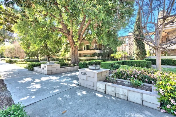 $1,088,000 | 1235 South Orange Grove Boulevard, Unit 1, Pasadena, CA 91105