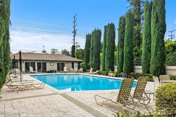 $1,088,000 | 1235 South Orange Grove Boulevard, Unit 1, Pasadena, CA 91105