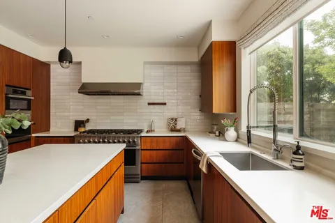 $2,995,000 | 4063 Huron Avenue, Culver City, CA 90232