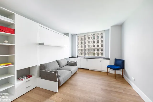 $2,100,000 | 2373 Broadway, Unit 606 | Upper West Side