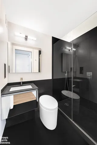 $2,100,000 | 2373 Broadway, Unit 606 | Upper West Side