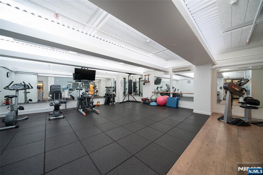 250 Gorge Road, Unit 14J Cliffside Park, NJ 07010 - Photo 40 of 45