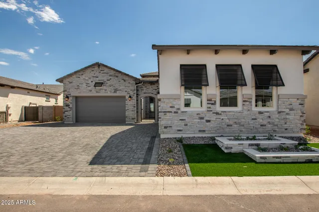 $1,099,950 | 5817 East Sanford Street, Mesa, AZ 85215