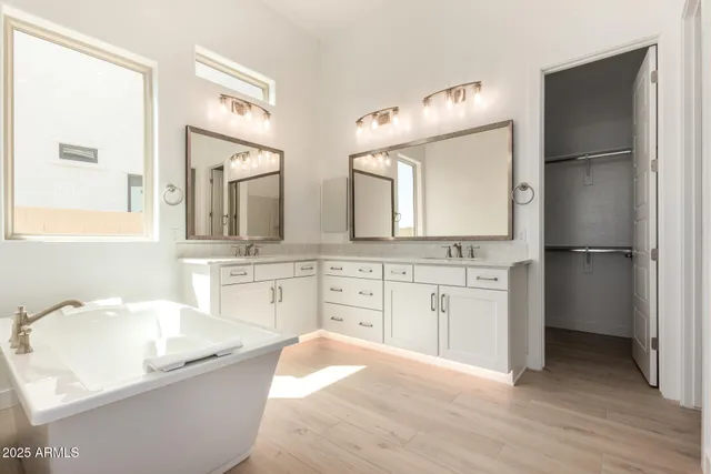 $1,099,950 | 5817 East Sanford Street, Mesa, AZ 85215