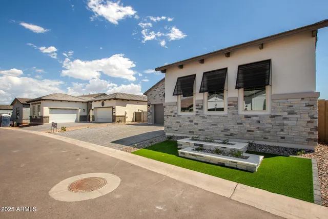 $1,099,950 | 5817 East Sanford Street, Mesa, AZ 85215