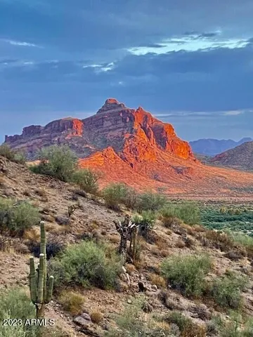 $1,099,950 | 5817 East Sanford Street, Mesa, AZ 85215